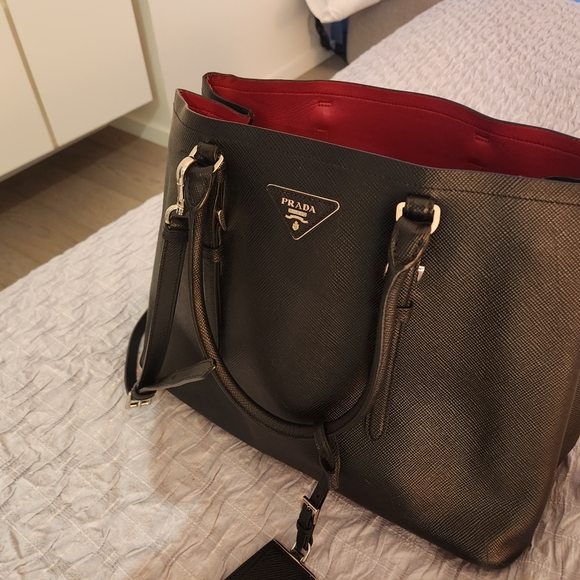 Prada saffiano leather double bag, red on black - Picture 5 of 5